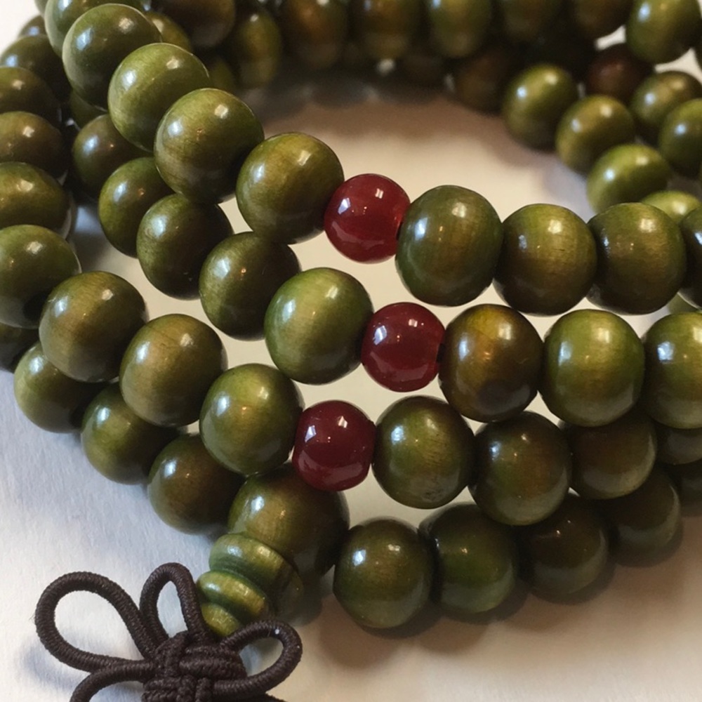 108 Sandalwood Mala Beads bracelet - Picture 3 of 7